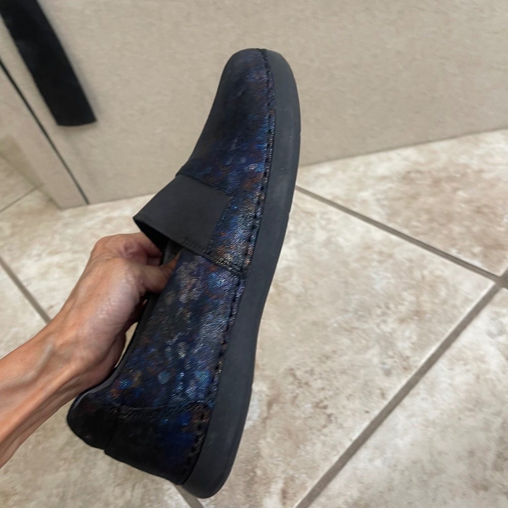 Alegria Black Iridescent Galaxy Leather Slip On Loafers Womens 38 US 8-8.5 euc - Picture 5 of 9